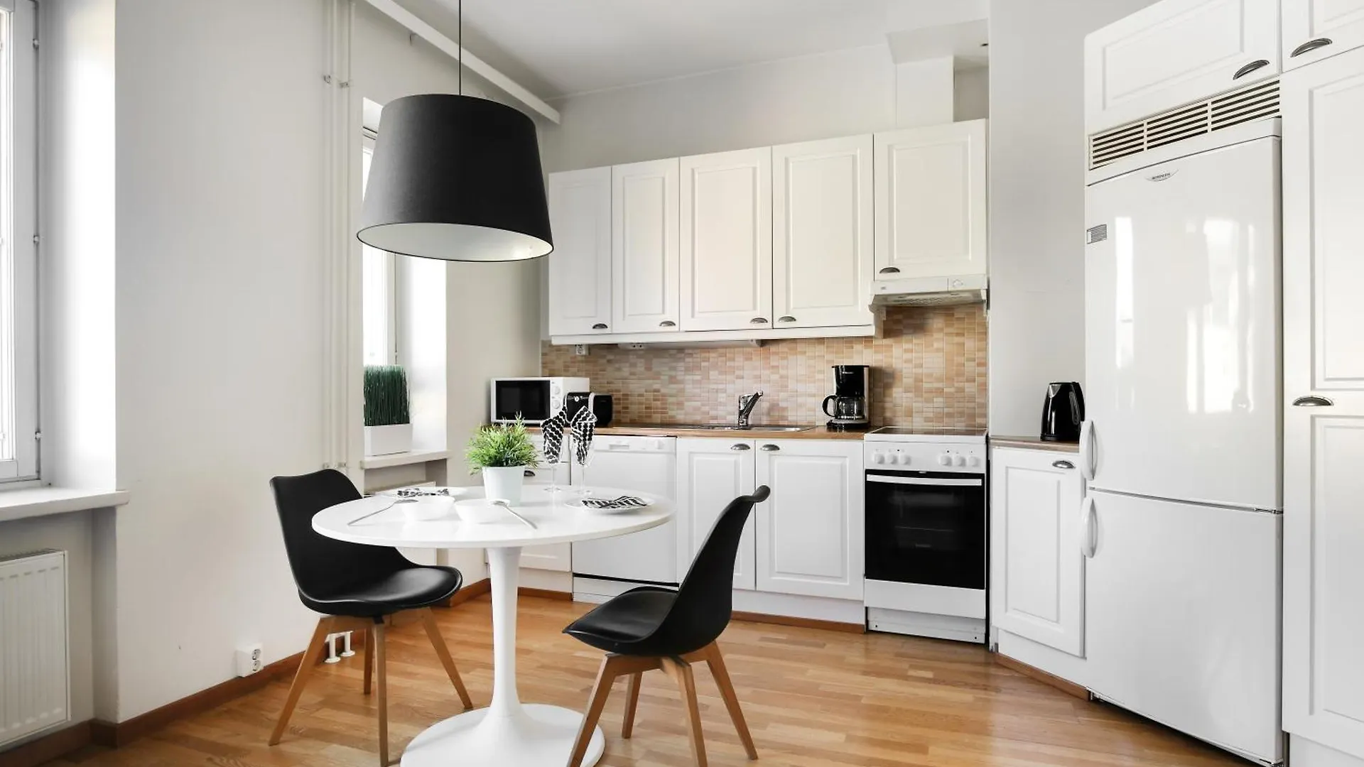 Kotimaailma Apartments Kamppi - 1Br With Key Code In The City Center Helsinki