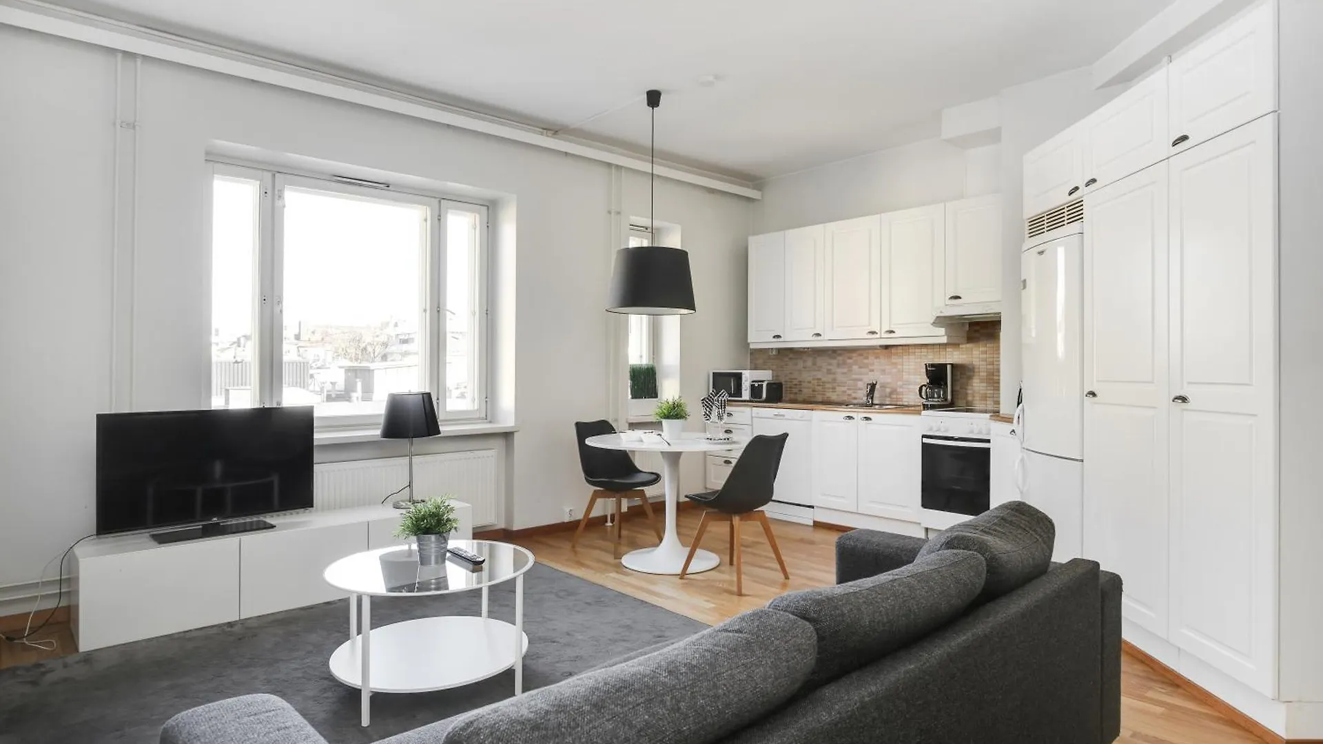 Kotimaailma Apartments Kamppi - 1Br With Key Code In The City Center Helsinki Finland
