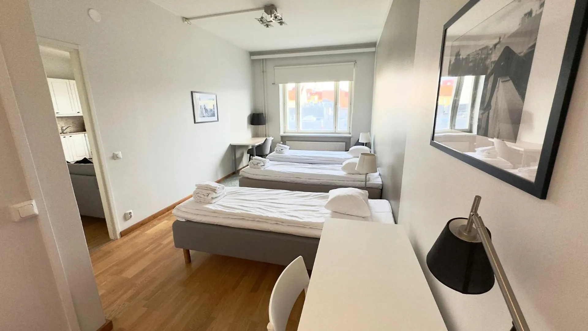 Kotimaailma Apartments Kamppi - 1Br With Key Code In The City Center Helsinki